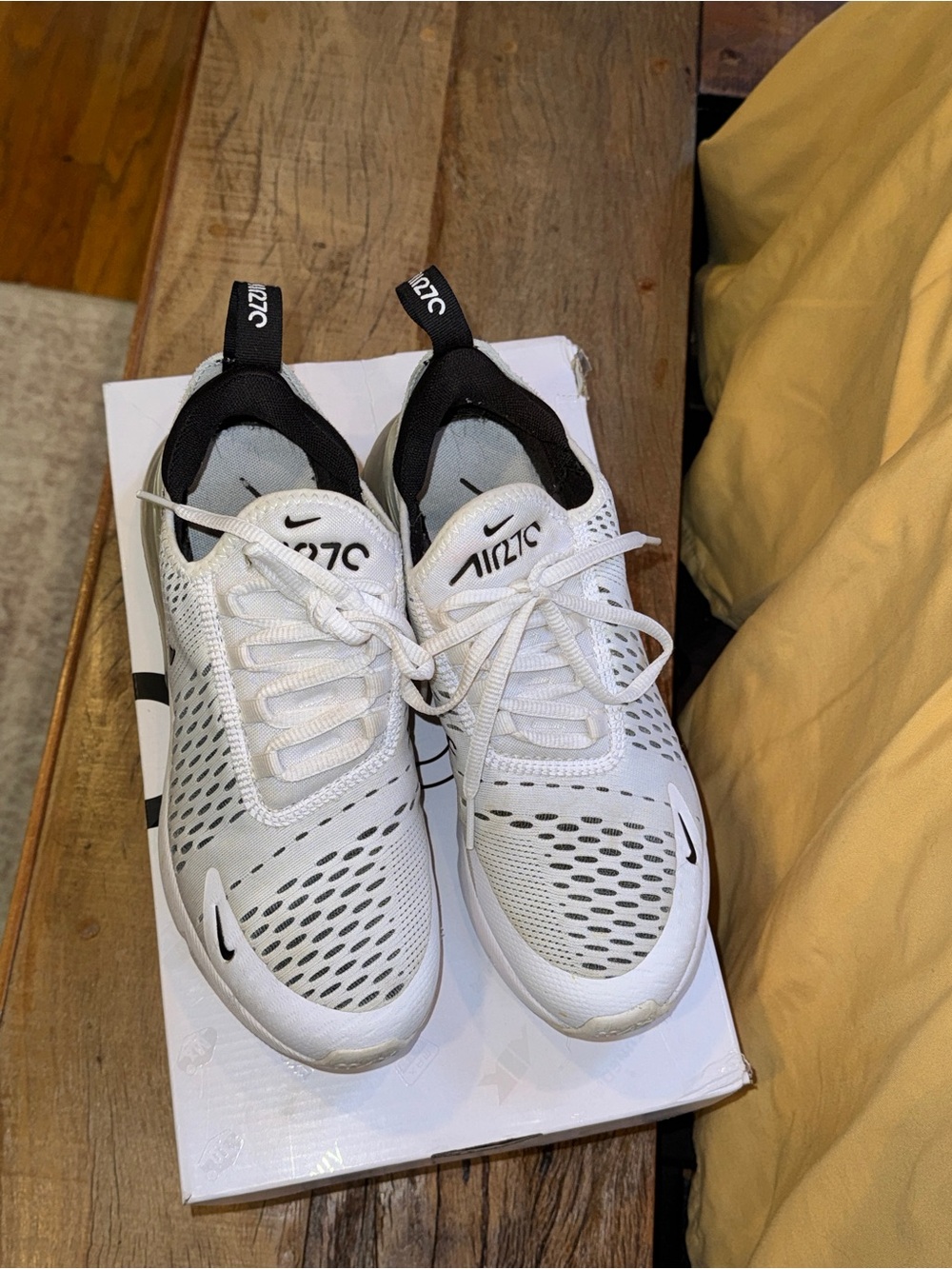 Nike Women’s Air Max 270 Sneakers White Black with Box